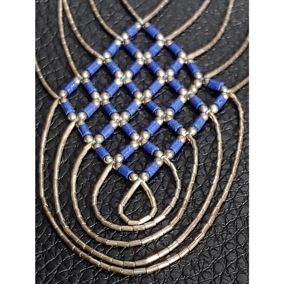 Hand strung sterling silver and lapis Native American necklace - Picture 6 of 6